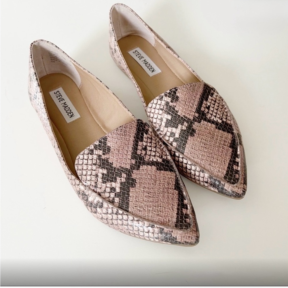 Steve Madden Blush Snakeskin Loafers size 7